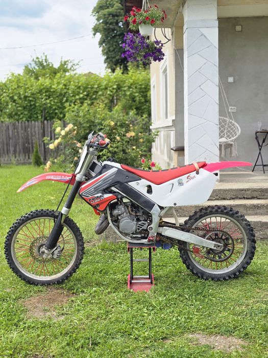 Vand Honda hornet 2004 si Cross Honda cr125r 2T