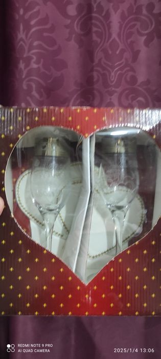 Продам свадебные фужеры.