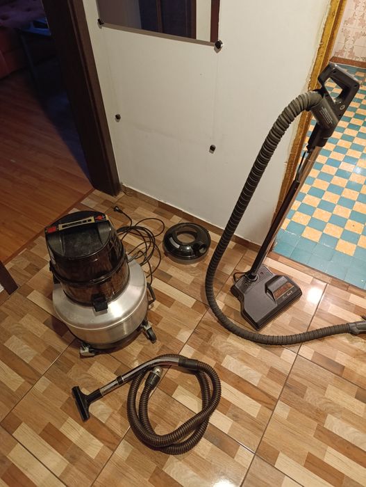 Aspirator Rainbow in stare foarte bună cu 900 lei