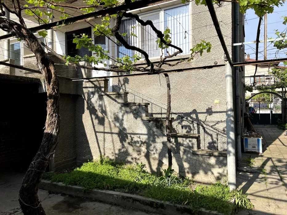 Продава се Къща в Карлово - 218 кв.м за 895 €/кв.м - Снимка #3