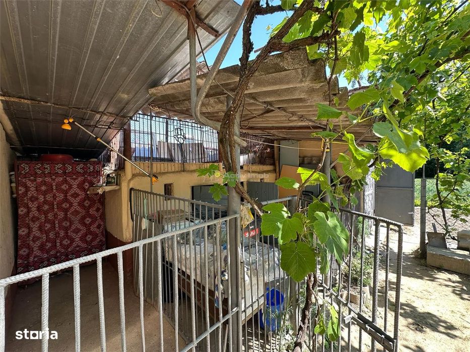 Casa Cocheta, Locuibila imediat,  cu Gradina si Curte,1500mp., Com.Bir