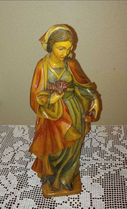 Sculptura în lemn fecioara Maria