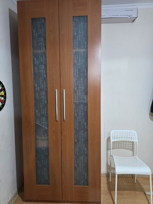 Двухдверный шкаф