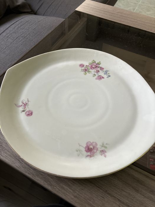 Порцеланова чиния