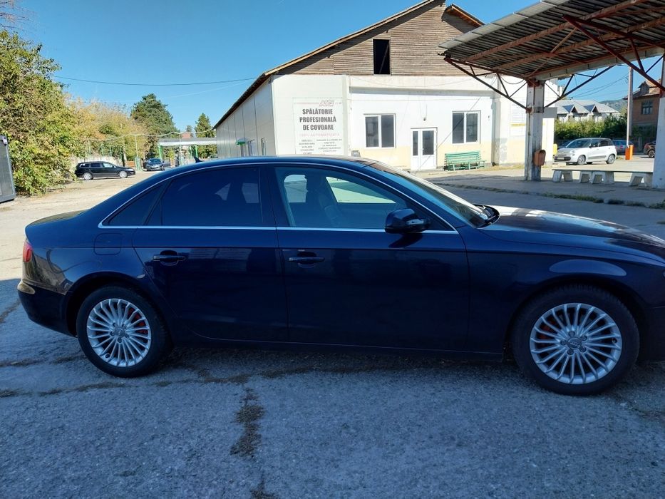 Vând Audi A4 model B8