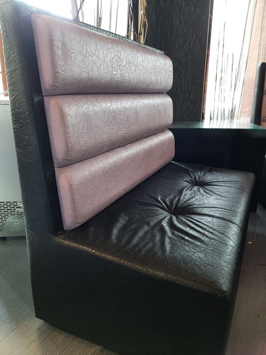 Бар маси,бар столове,дивани ,маси и столове от неработещо кафе.