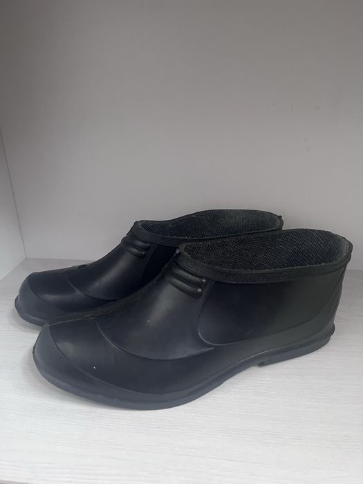 Продам галоши новые