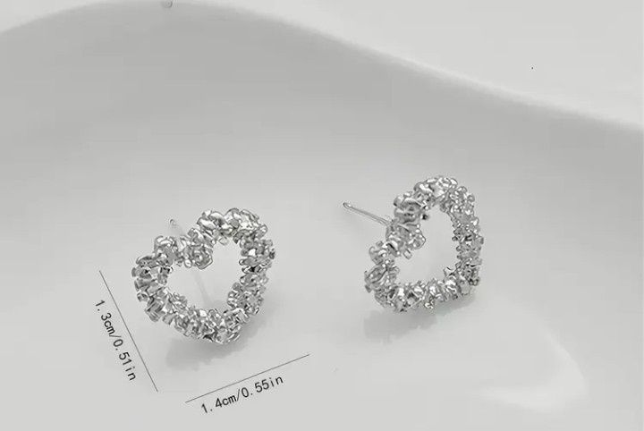 Cercei argintii eleganti