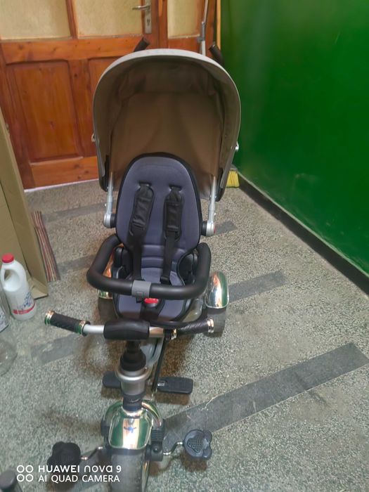 Детска триколка сива