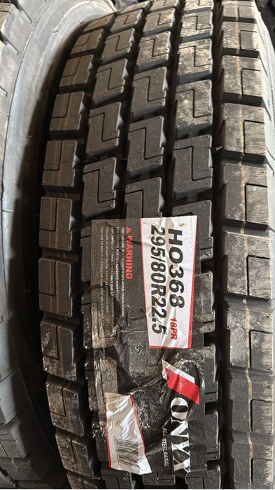 Грузовые шиныыONYX 295/80R22.5 18 pr на Автобус Камаз