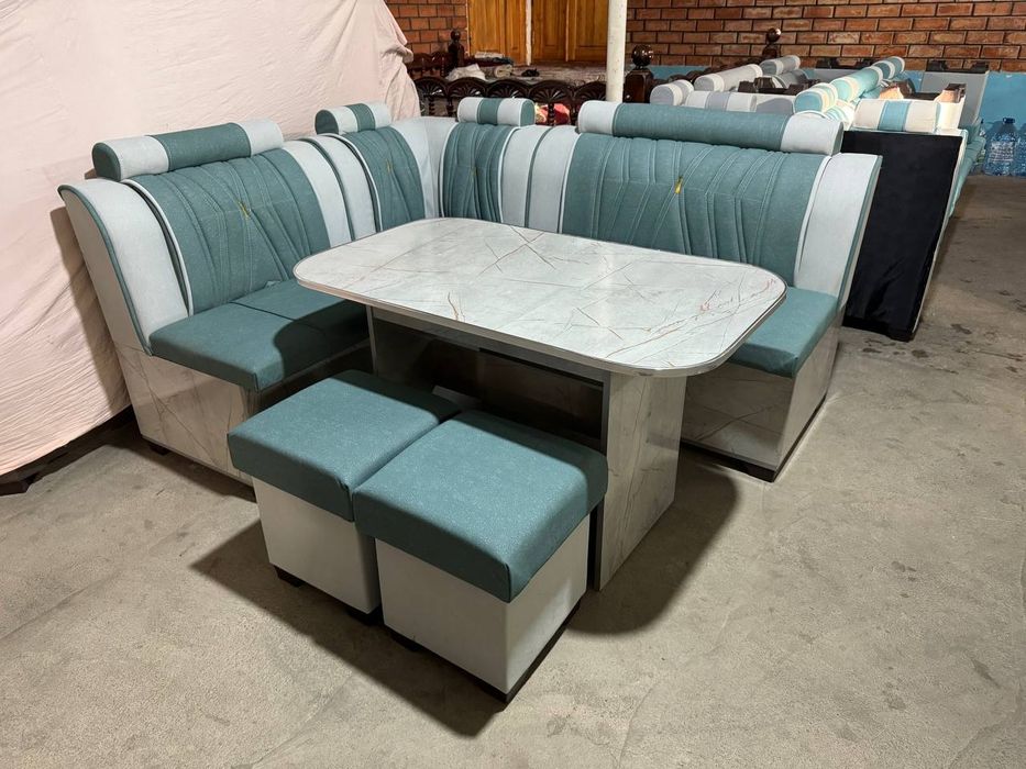 Продаётся кухонный уголок