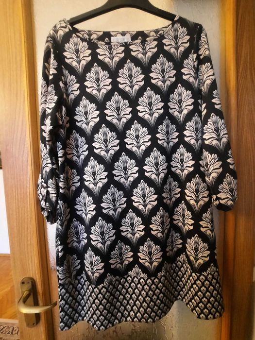 Rochie Debenhams, cu model