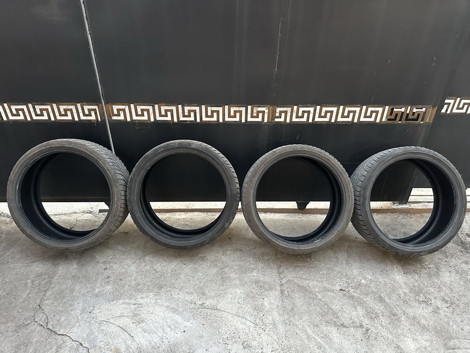 4 бр. Зимни Гуми 235/35/20 Bridgestone Blizzak DOT 22 година