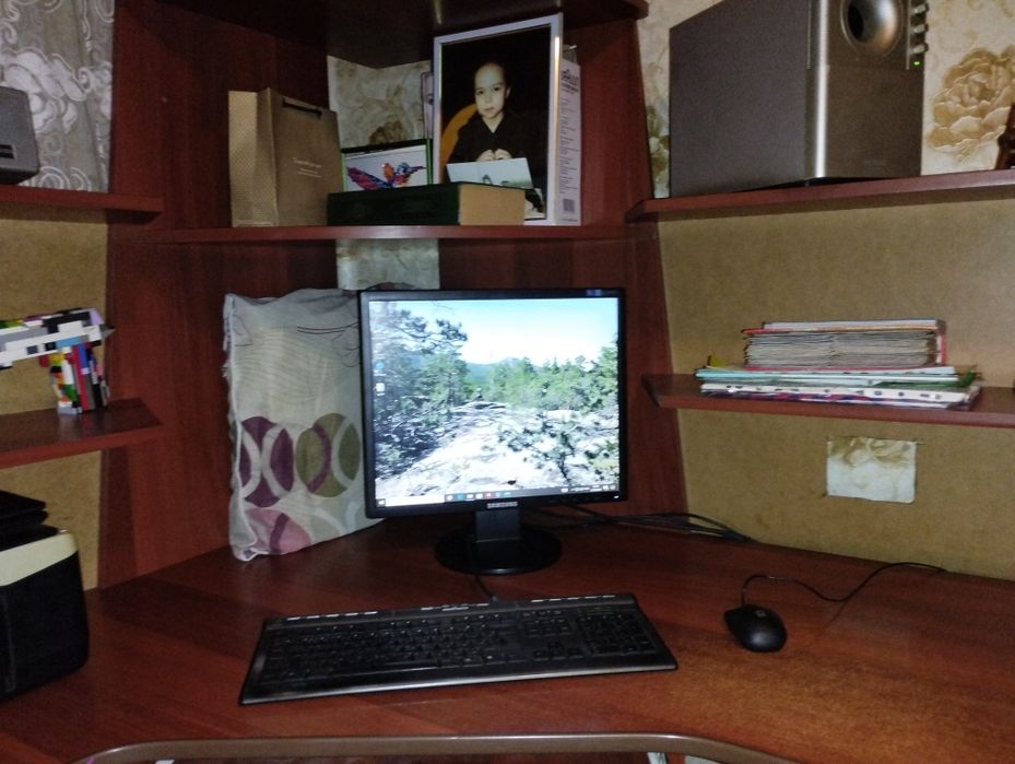 Компьютерный стол