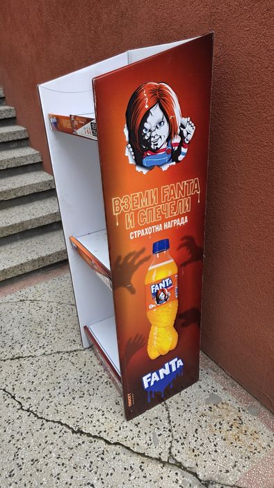 Продавам стелаж от картон