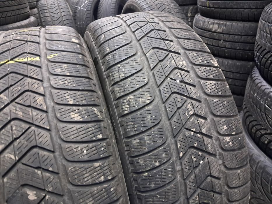 Anvelope second iarna 235 55 R19 Pirelli RFT*