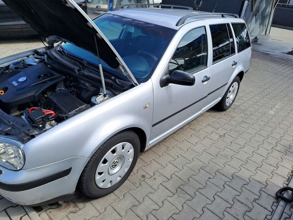 De vanzare Golf 4 an 2003 cod motor AXR.