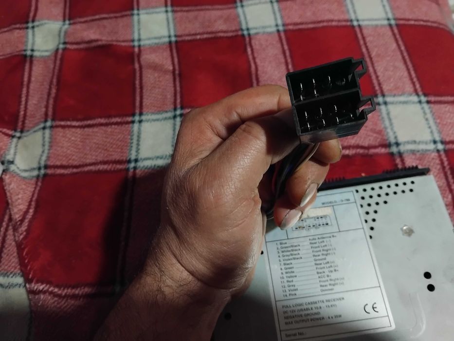 Ретро автокасетофон TEN D-785 – падащ панел и ISO букса