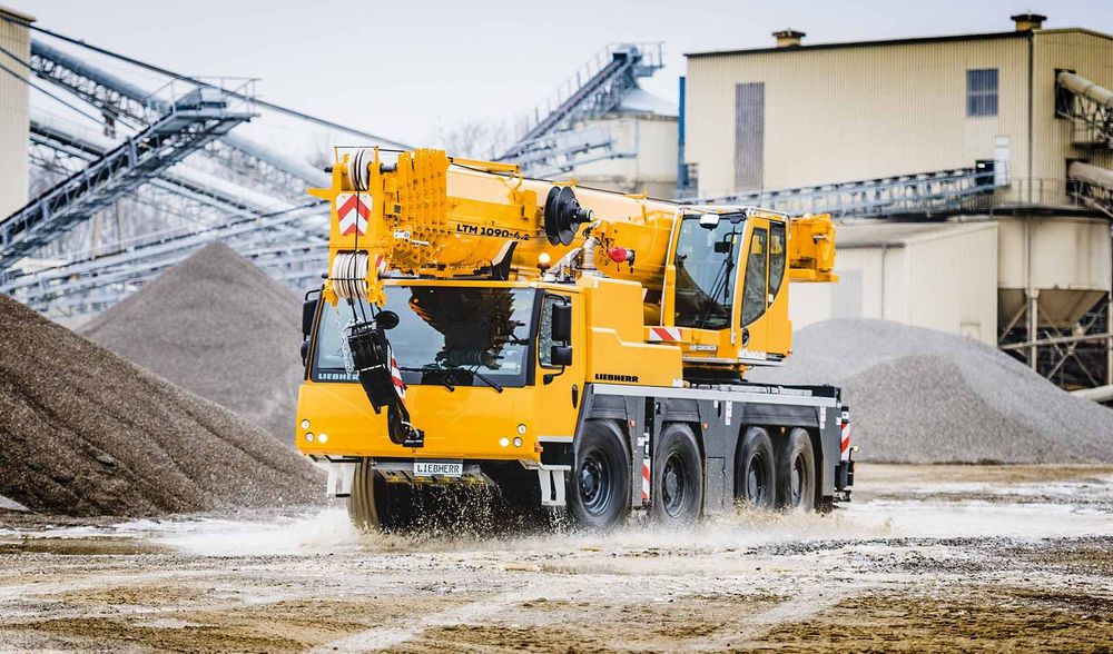 Продается макет модель крана Liebherr LTM  1090- 4.2