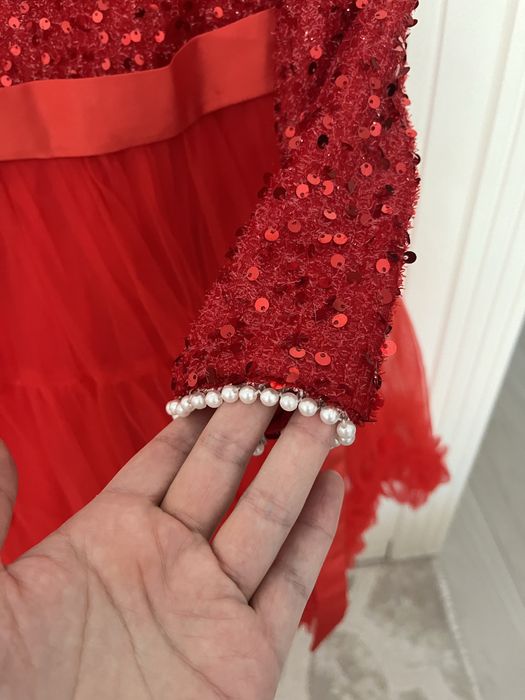 Нарядное платье на девочку