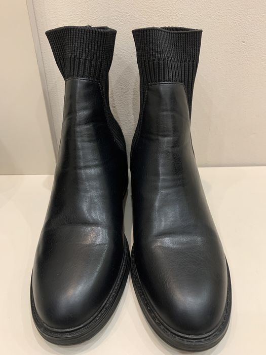 Дамски боти на равна подметка