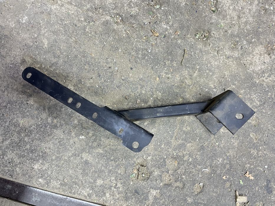 Усиленный кронштейн прицепного устройства / фаркопа