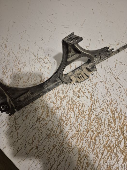 Молдинги на крыло w210