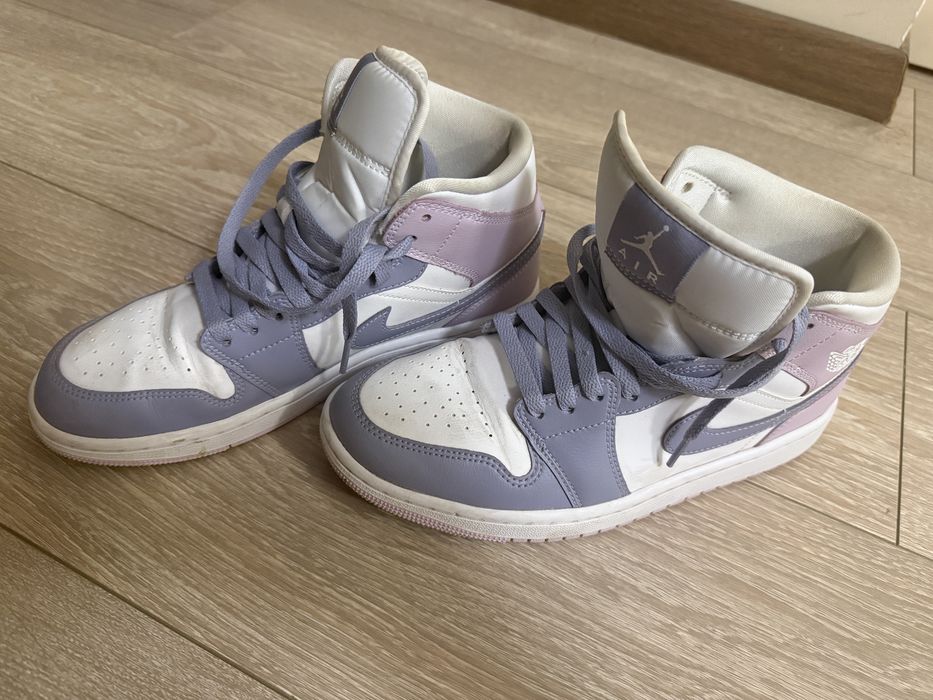 Jordan air 1 mid