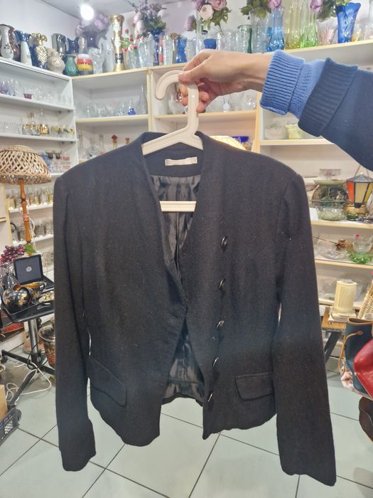 Продам женские пиджаки