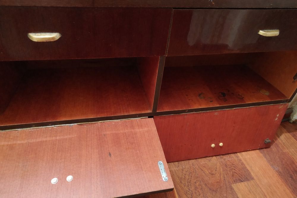 Продам качественное трюмо