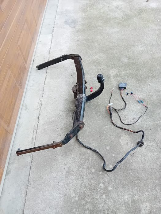 Carlig remorcare original ford focus 3 mk3 hatchback scurt  2011-2018