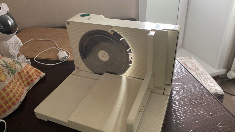 Продам хлеборезку