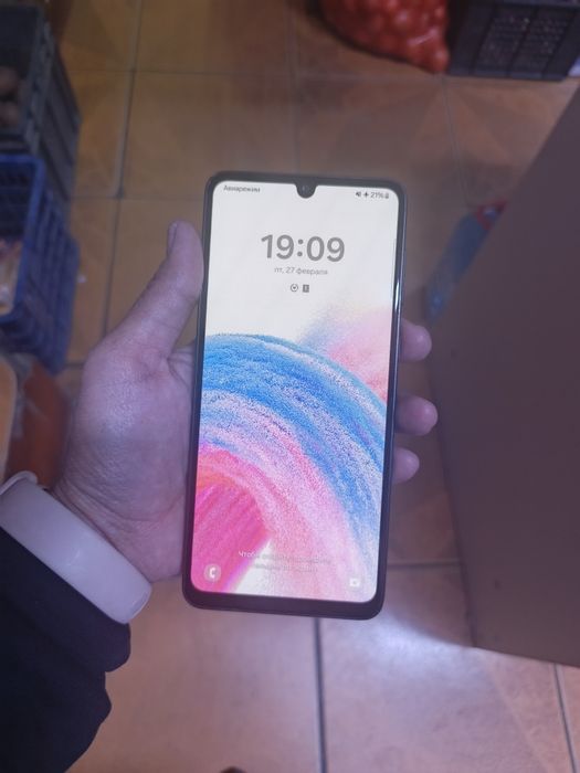 Продаётся телефон