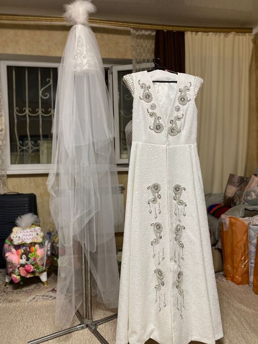 Платья на ұзату  продам