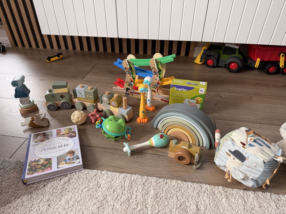 Подарявам играчки