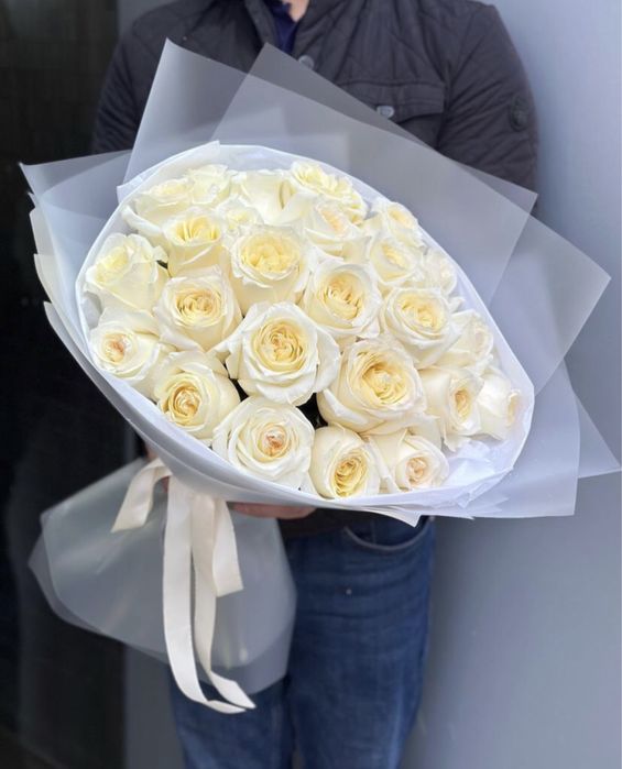 Куст хризантемы, куст розы, пионы, тюльпаны