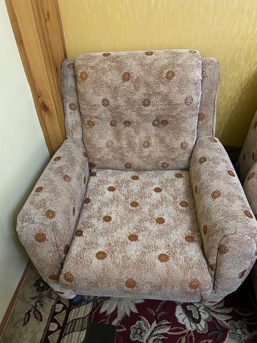 Продам диван и два кресла!