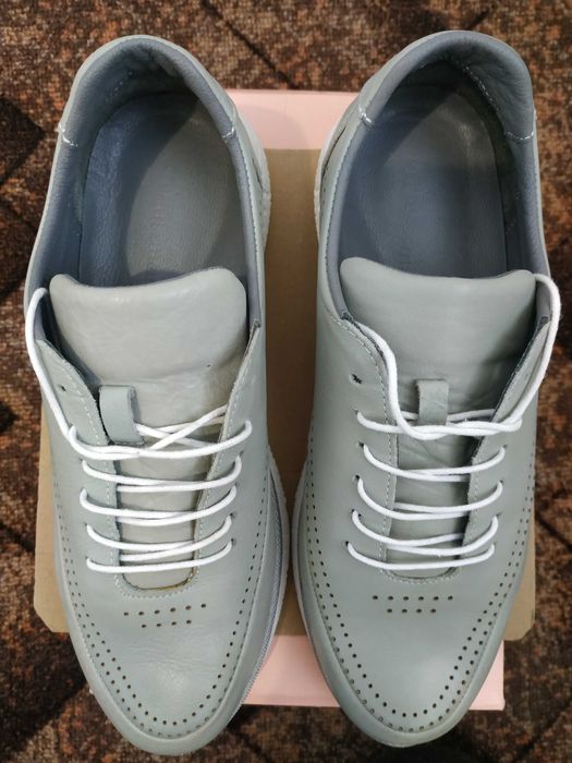 Дамски спортни обувки от естествена кожа. Анатомични