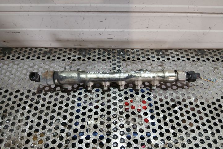 Rampa injectoare 12R32330 12R32330 Mazda CX-5 prima generatie (KE)