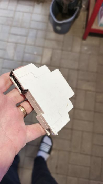 Contor electric monofazic Tracon TVO-F1 - 40A, funcțional, ieftin