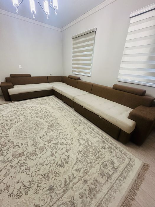 Угловой семейный диван