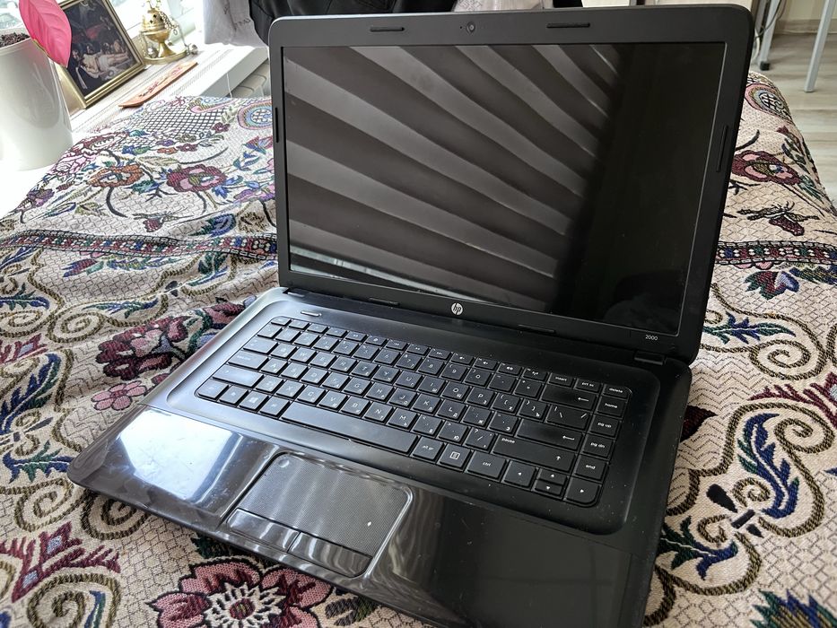 Ноутбук hp 2000 для запчастей
