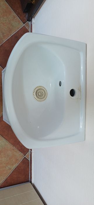 Раковина с тумбой