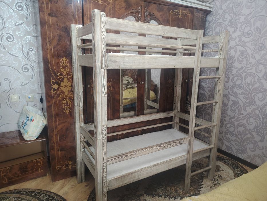 Детская двухярусная кровать