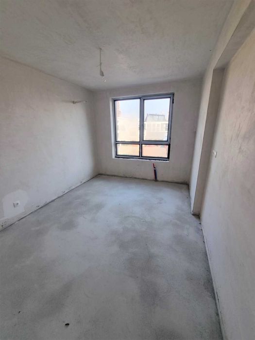 Продава се 2-стаен апартамент в кв. Кръстова вада