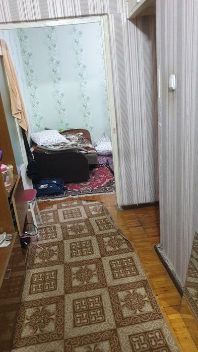 Yunusubod 17 kv 1 xonali uy sotiladi