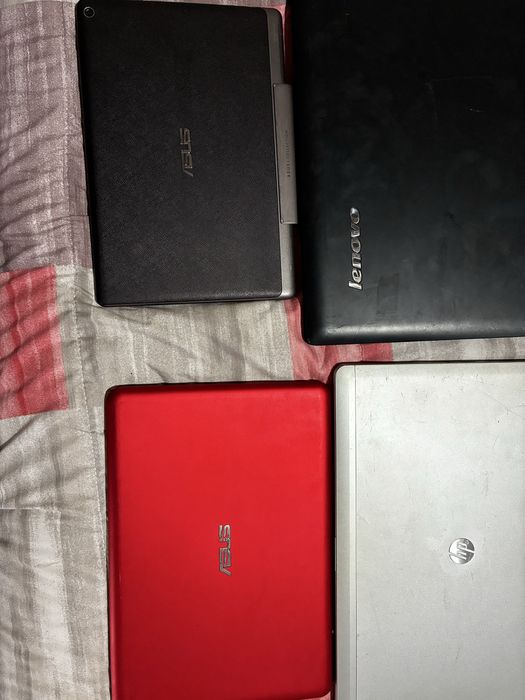 Vand laptopuri ieftine