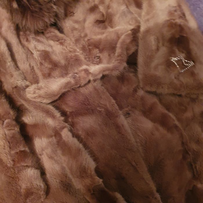 Продам норковую шубу