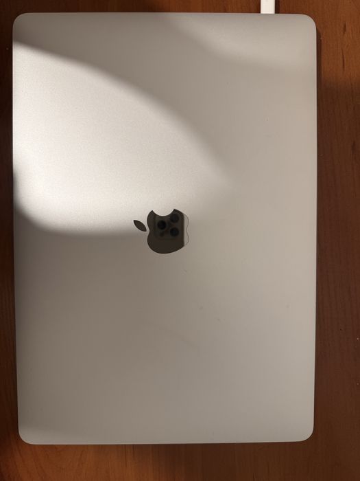 Срочно продам Macbook pro 2017