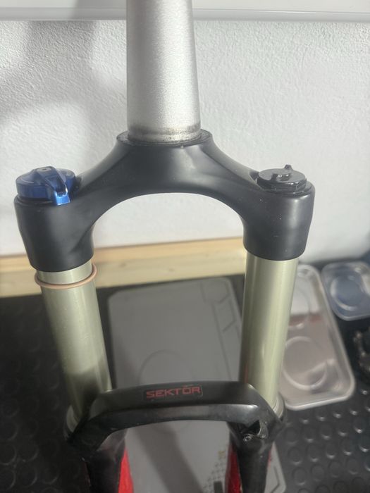 Furca RockShox Sektor gold 140 mm